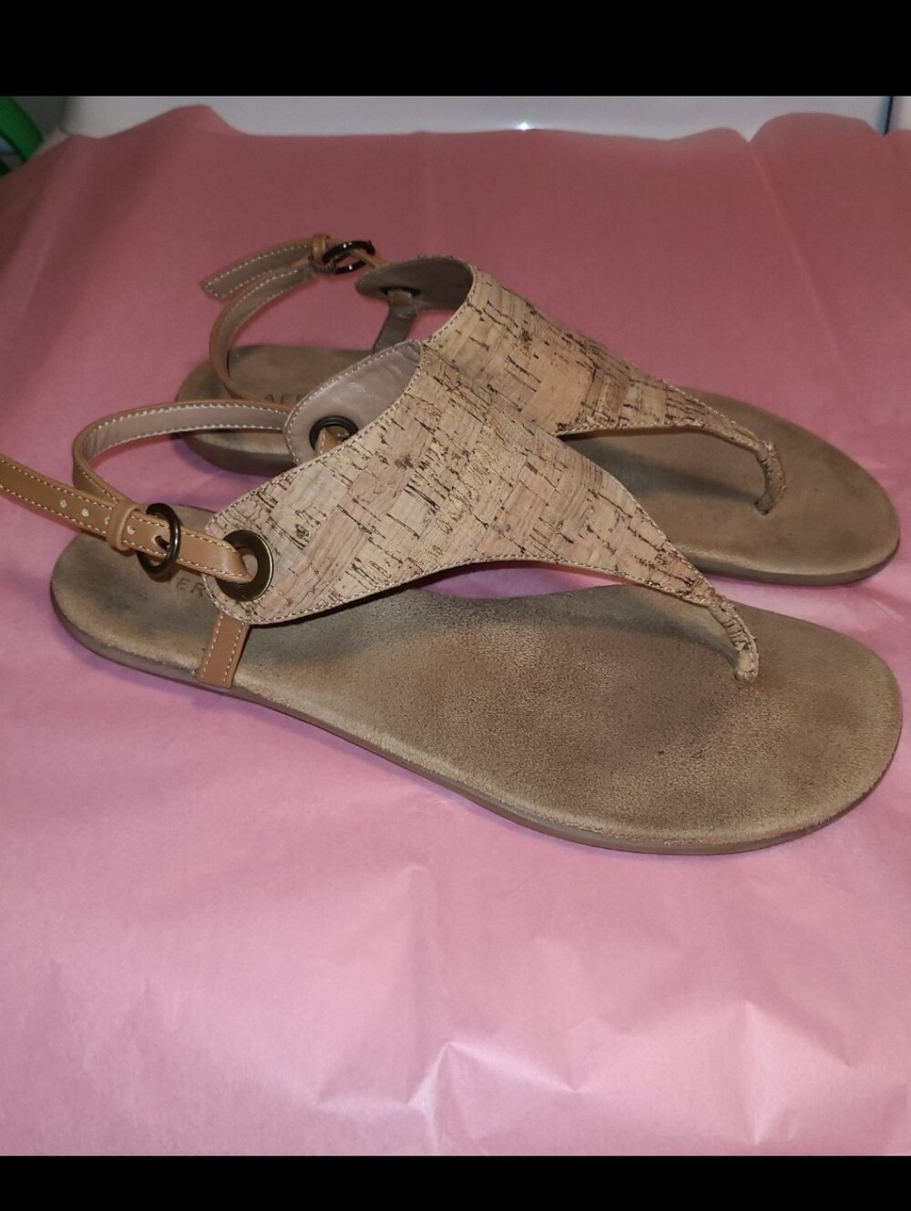 AEROSOLES Conclusion Brown Thong Cork-Textured Thong Sandals 9.5